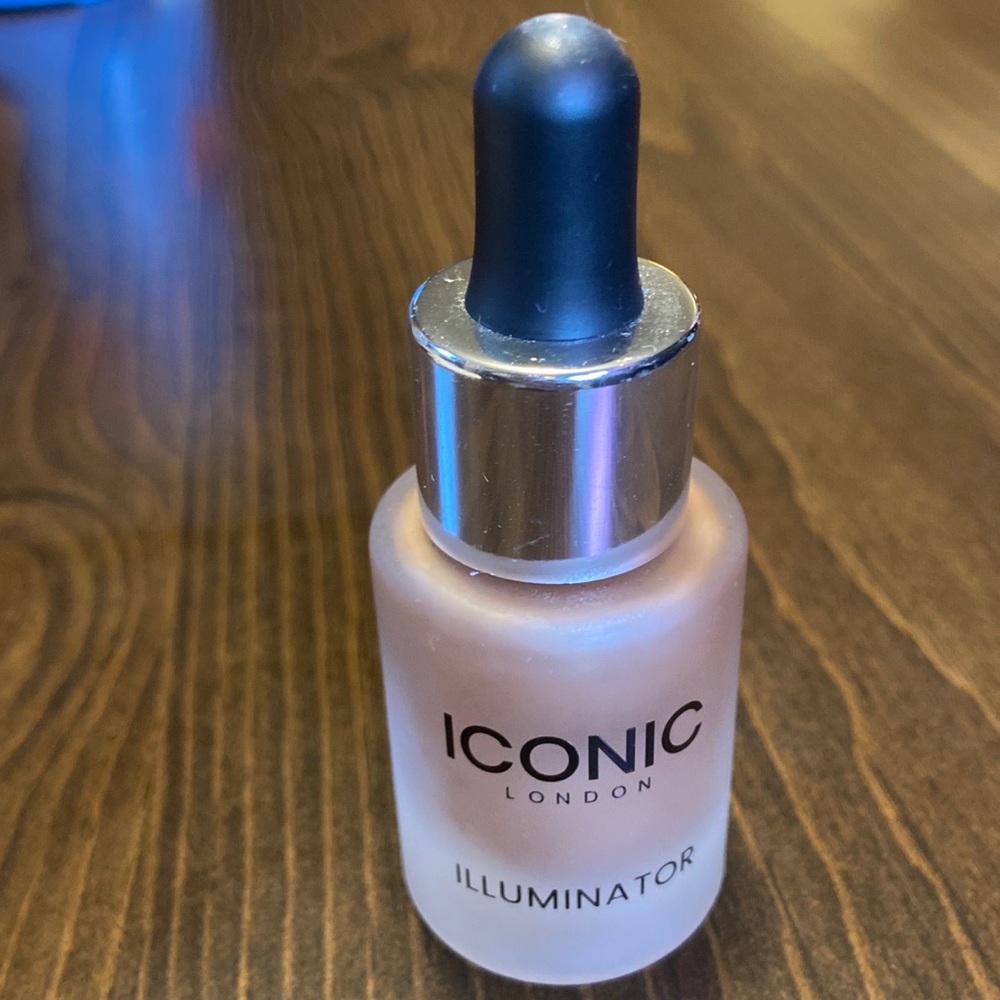 Iconic London Illuminator Liquid Highlighter - Original- NWOB Full Size 13.5 ml